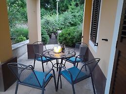Elegant Lovran Apartment With Garden