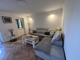 Elegant Lovran Apartment With Garden