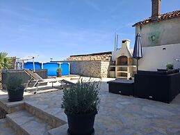 Cozy Lovran Apartment With Private Pool and Sea View