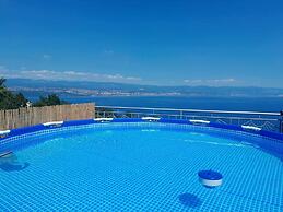 Cozy Lovran Apartment With Private Pool and Sea View