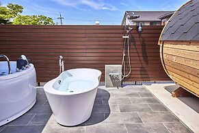 IZA takashima minato