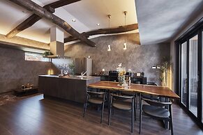 IZA takashima minato