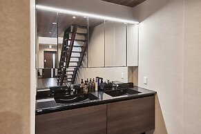 IZA takashima minato