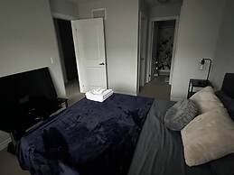Cozy Whitby Retreat - 2 Bedroom Private House