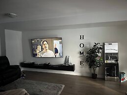 Cozy Whitby Retreat - 2 Bedroom Private House