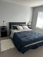 Cozy Whitby Retreat - 2 Bedroom Private House