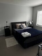 Cozy Whitby Retreat - 2 Bedroom Private House