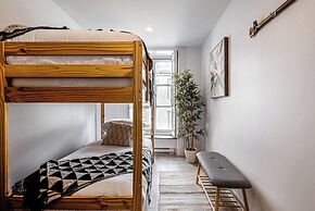 Beautiful Vieux Quebec 2 Bed Apt
