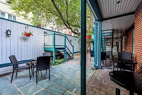 Beautiful Vieux Quebec 2 Bed Apt