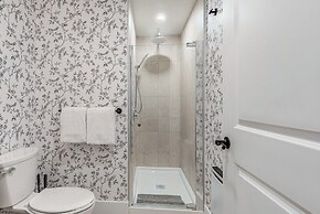 Beautiful Vieux Quebec 2 Bed Apt