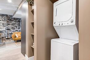 Beautiful Vieux Quebec 2 Bed Apt