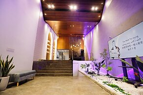 Saigon Travel Lounge