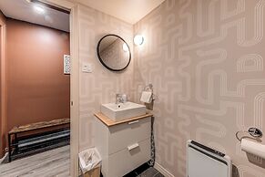 Quebec City 2 Bedroom Treasure