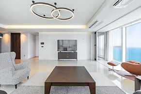 LCT Residence Y Collection