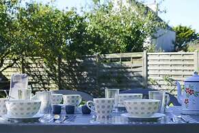 Comfortable Holiday Home With Enclosed Garden