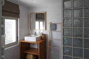 Comfortable Holiday Home With Enclosed Garden