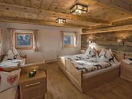 Oberholzlehen hut With a Great View