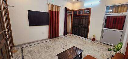 Goroomgo Prisha Stay Lucknow