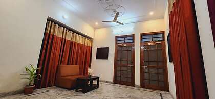 Goroomgo Prisha Stay Lucknow