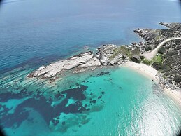 The Diamond of Kriaritsi private pools