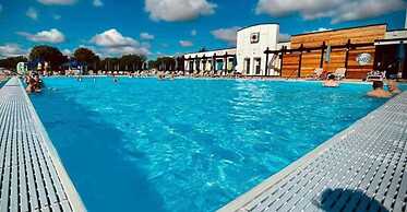 Tattershall Lakeside Lodge - Tranquil Retreat
