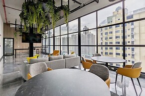 w Majestic 1BR w Stunning Balcony View