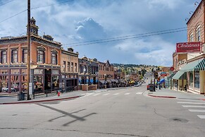 Walk to Town: Victorian Home w/ Private Hot Tub