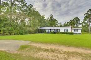 Deck & Grill: Thomasville 'house in the Pines'