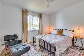 Lake-view Retreat w/ Grill in Eagle Rock!