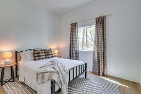 Lake-view Retreat w/ Grill in Eagle Rock!