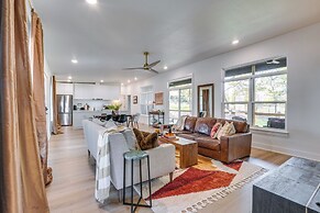 Lake-view Retreat w/ Grill in Eagle Rock!