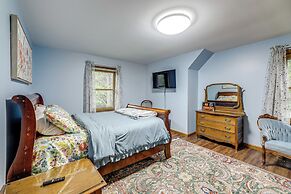 On-site Lake & Gazebo: Cabin in Yellow Springs!