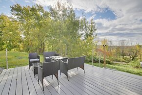 Home Theater & Hot Tub: Mtn-view Winthrop Home