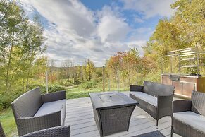 Home Theater & Hot Tub: Mtn-view Winthrop Home