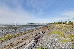 Bayfront Retreat w/ Private Beach in Birch Bay