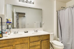 16 Mi to Louisville: Pet-friendly Getaway!