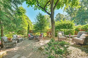 3 Mi to Lake Redman: Home w/ Furnished Pergola!