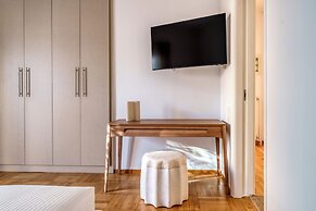 Luxurious Stylish 2 Bd Villa in Voula