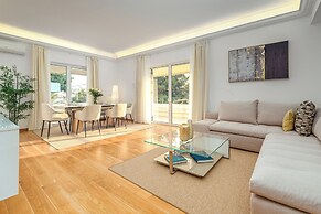 Luxurious Stylish 2 Bd Villa in Voula