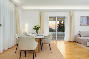 Luxurious Stylish 2 Bd Villa in Voula