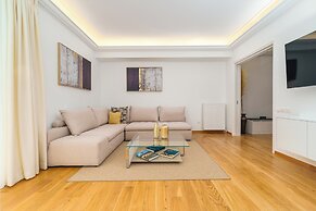 Luxurious Stylish 2 Bd Villa in Voula