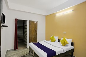 Goroomgo Raj hotel vip Noida
