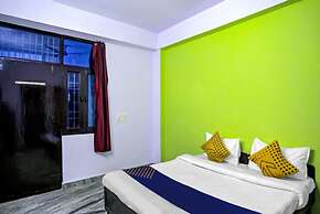 Goroomgo Raj hotel vip Noida