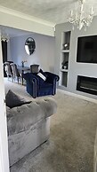 Cozy Rochdale Retreat for Families and Couples