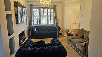 Cozy Rochdale Retreat for Families and Couples