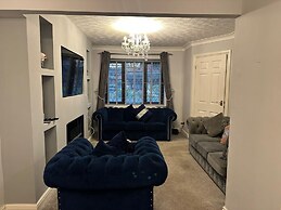 Cozy Rochdale Retreat for Families and Couples