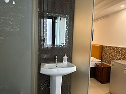 Locals Stay Hauz Khas