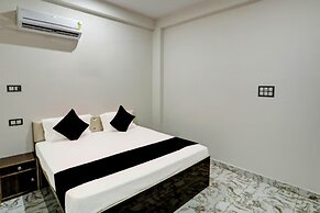 Goroomgo SS Palace Varanasi