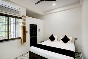 Goroomgo SS Palace Varanasi