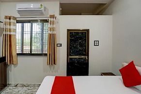 Goroomgo SS Palace Varanasi
